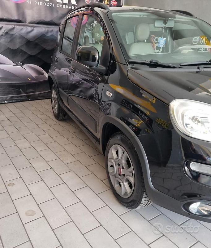 Usata Fiat Panda Trekking 85 CV (62 kW) 2014 Nero Utilitaria