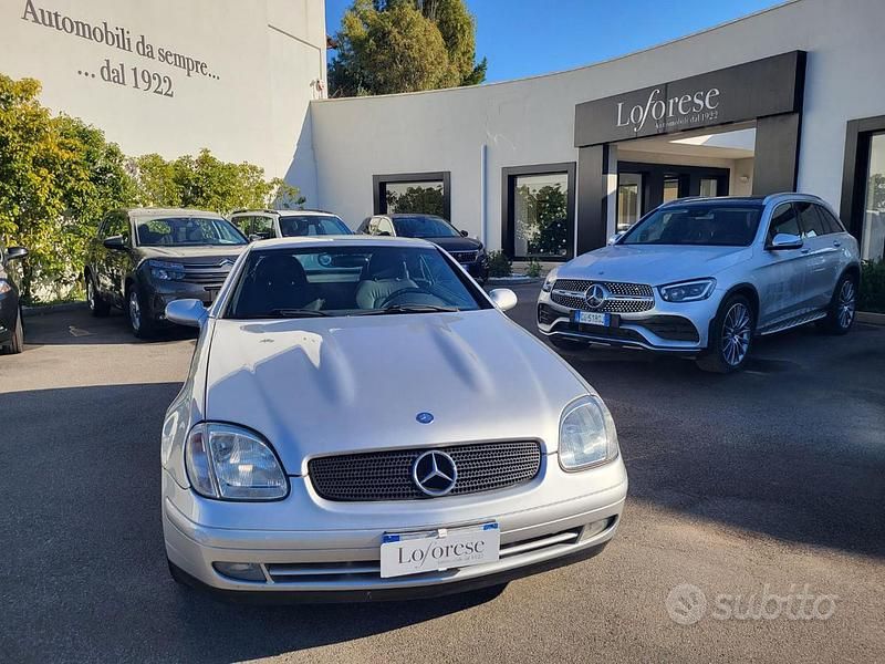Argento metallizzato Usata 1999 Mercedes SLK200 Cabrio | 3900 € (Super prezzo) - Immagine 1/4
