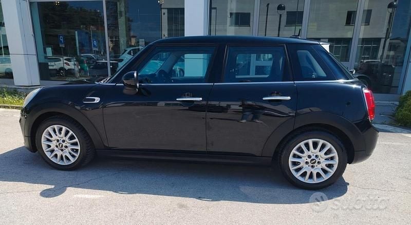 Usata Mini One D Business 116 CV (85 kW) 2015 Nero Utilitaria