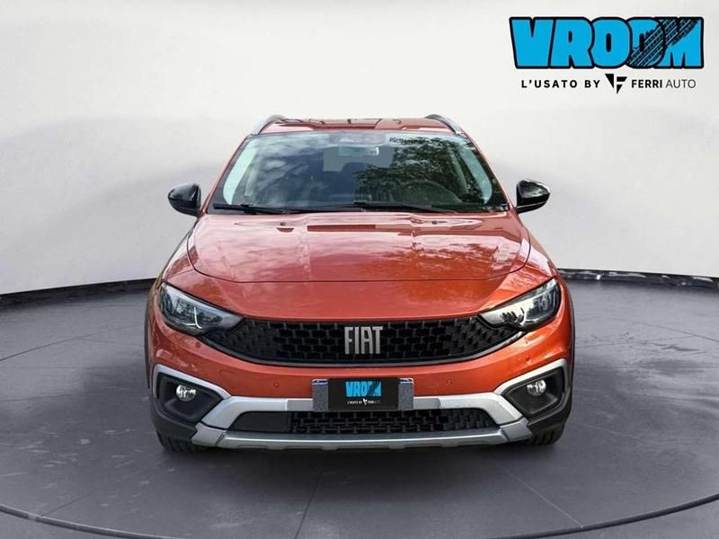 Usata Fiat Tipo Cross 101 CV (74 kW) 2021 Arancione Berlina