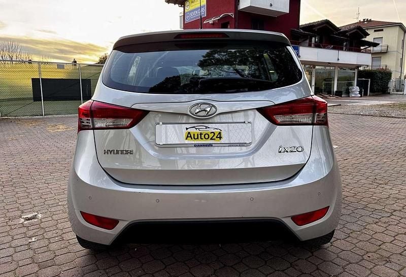 Usata Hyundai ix20 Comfort 90 CV (66 kW) 2012 Grigio Utilitaria