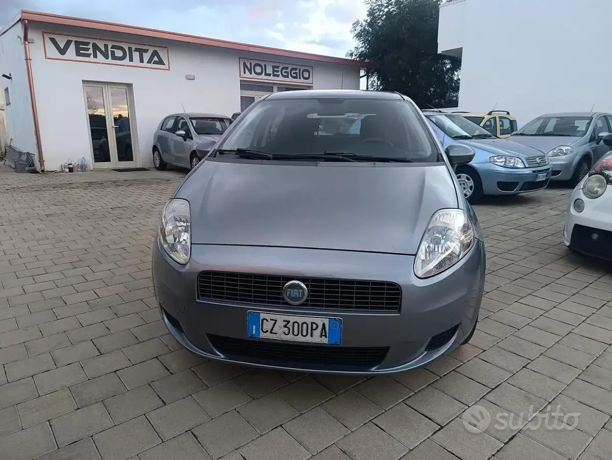 Usata Fiat Grande Punto Dynamic 65 CV (47 kW) 2006 Grigio Utilitaria