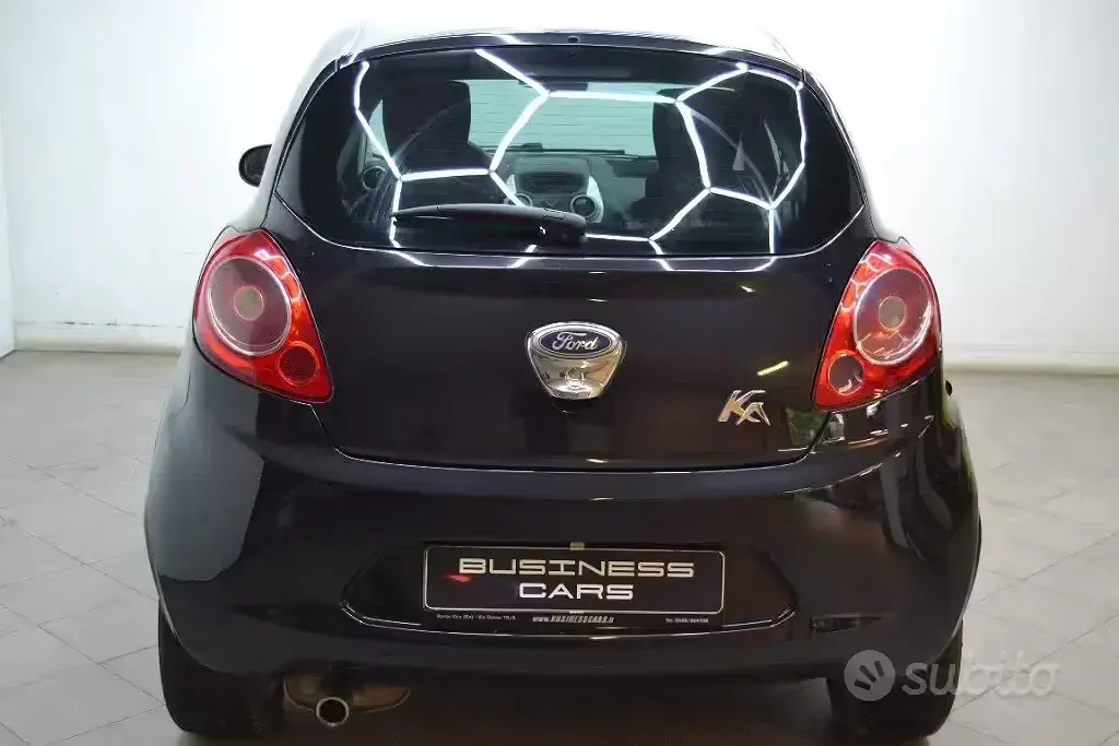 Usata Ford Ka Plus 69 CV (50 kW) 2011 Nero Utilitaria