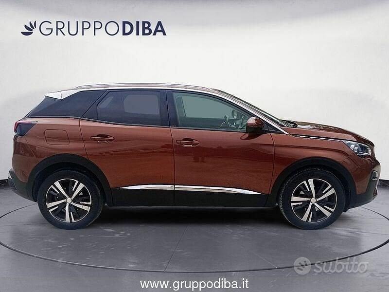 Usata Peugeot 3008 Allure 131 CV (96 kW) 2019 Marrone SUV