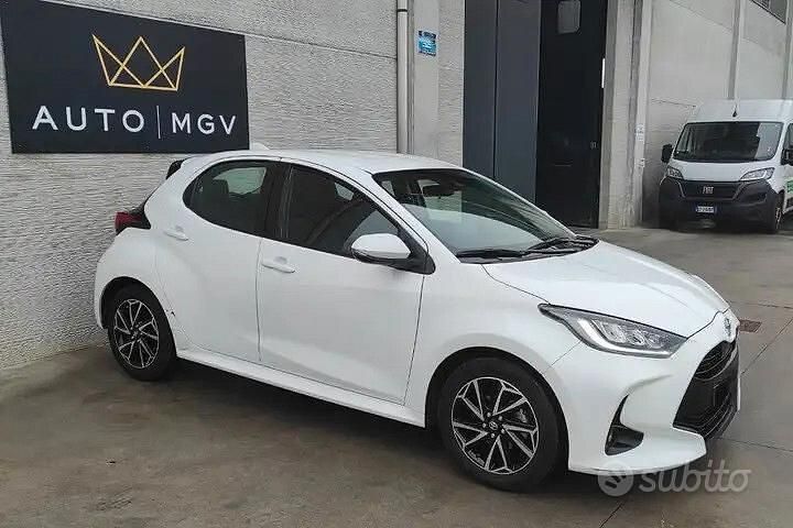 Usata Toyota Yaris Trend 72 CV (52 kW) 2022 Bianco Utilitaria