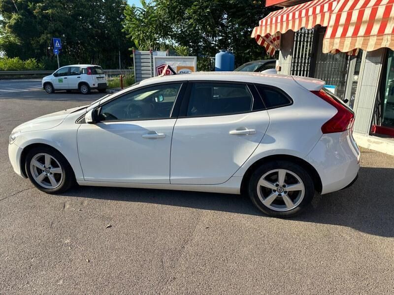 Usata Volvo V40 Momentum 115 CV (84 kW) 2015 Bianco Station wagon