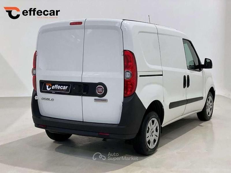 Usata Fiat Doblò S 95 CV (69 kW) 2020 Bianco Monovolume