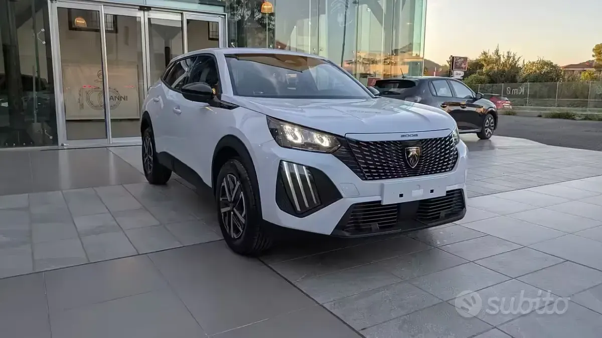 Nuova Peugeot 2008 Allure 100 CV (73 kW) 2026 Grigio SUV