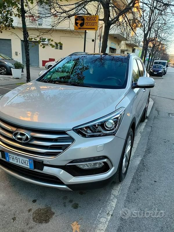 Grigio Usata 2017 Hyundai Santa Fe SUV | 14.500 € - Immagine 1/4
