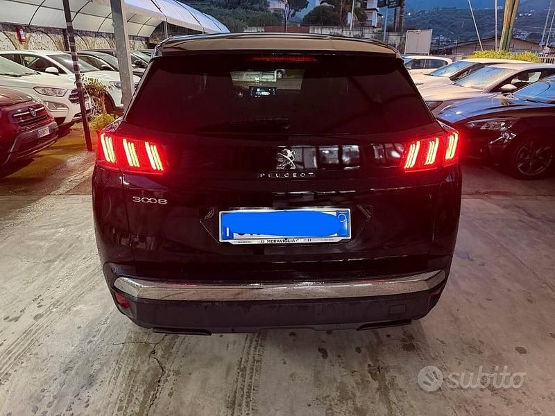 Usata Peugeot 3008 Allure 130 CV (95 kW) 2022 Nero SUV