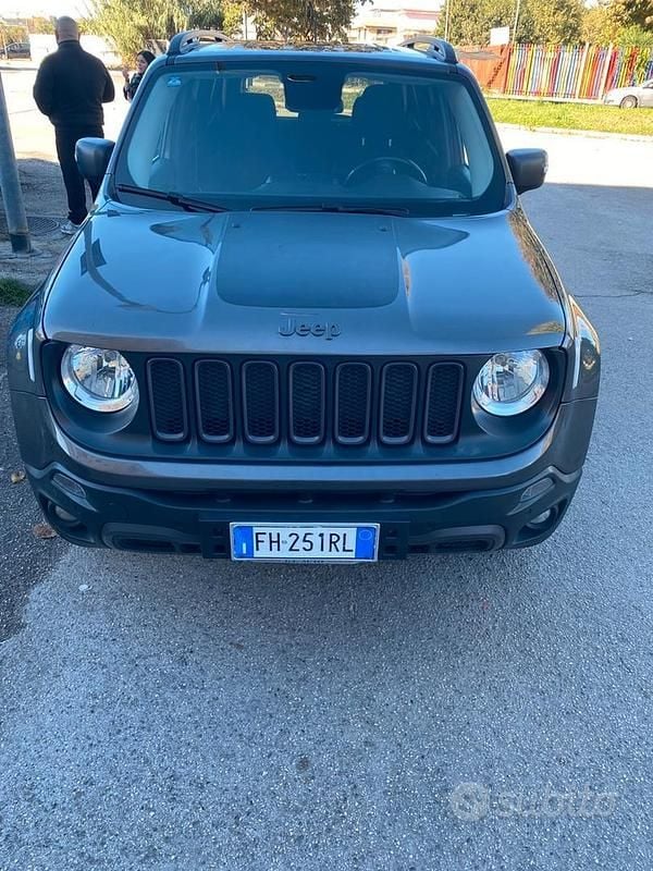 Usata Jeep Renegade 170 CV (125 kW) 2017 Grigio SUV