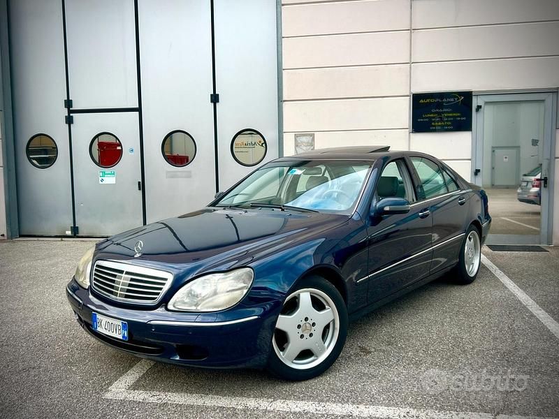 Blu Usata 2001 Mercedes 320 Tre volumi | 6900 € - Immagine 1/4