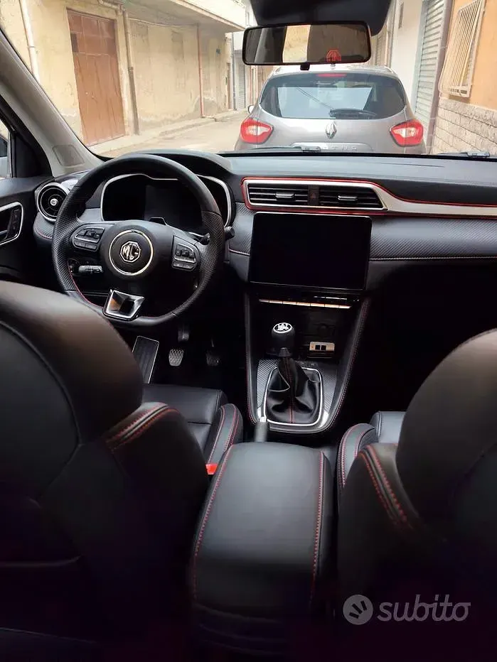 Usata MG ZS Luxury 106 CV (77 kW) 2025 Nero SUV