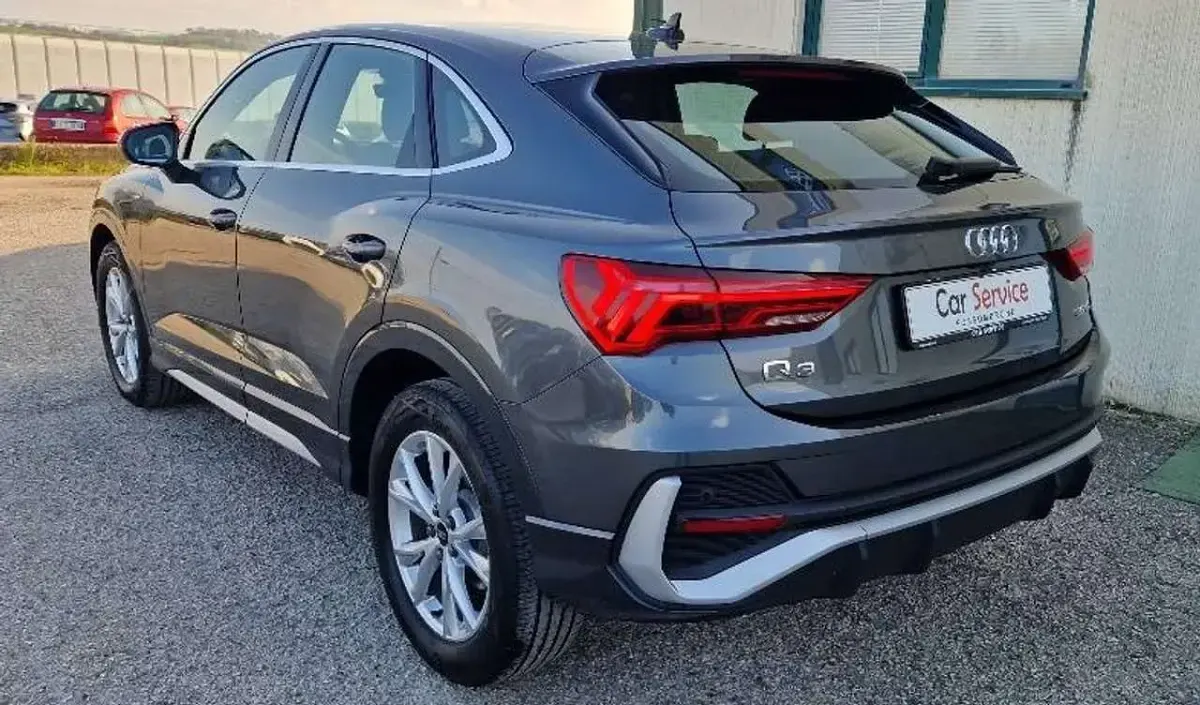 Usata Audi Q3 Sportback S-Line 150 CV (110 kW) 2024 Grigio SUV