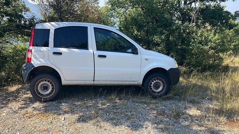 Usata Fiat Panda 4x4 80 CV (58 kW) 2007 Bianco Utilitaria