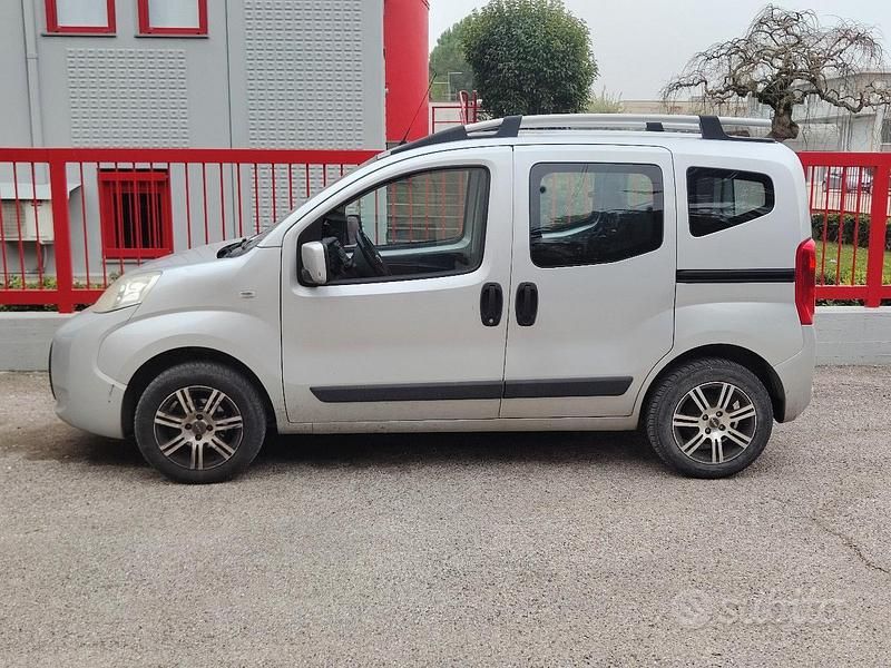 Usata Fiat Qubo Trekking 73 CV (53 kW) 2012 Grigio Monovolume