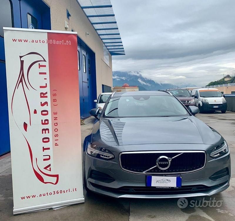 Usata Volvo V90 Momentum 190 CV (139 kW) 2016 Antracite metallizzato Station wagon
