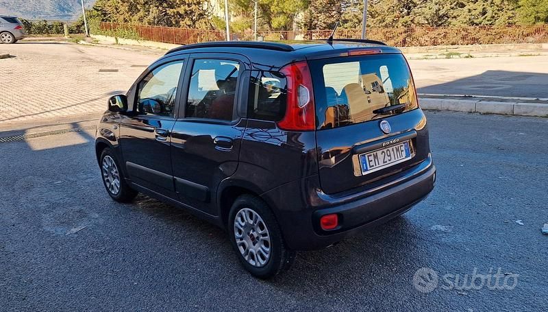 Usata Fiat Panda 75 CV (55 kW) 2012 Marrone Utilitaria