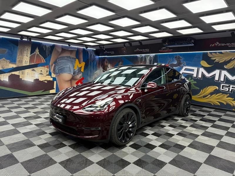 Usata Tesla Model Y Performance 392 kW (534 CV) 2024 Rosso SUV
