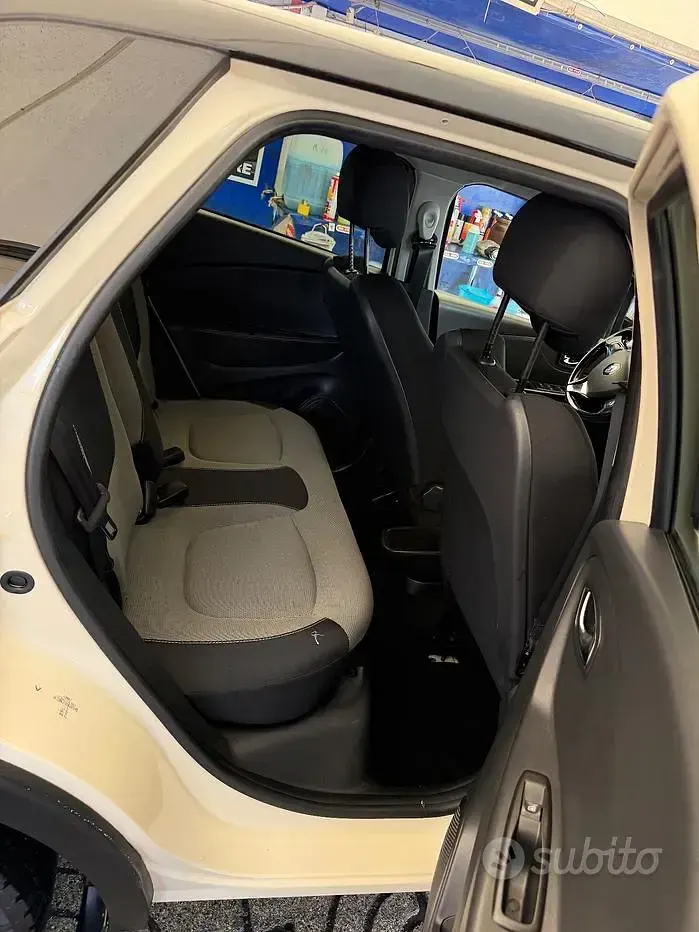 Usata Renault Captur 90 CV (66 kW) 2015 Beige SUV