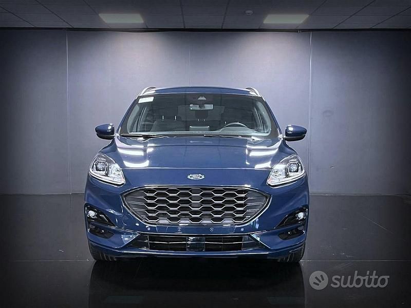 Usata Ford Kuga ST-Line X 120 CV (88 kW) 2023 Blu pastello SUV