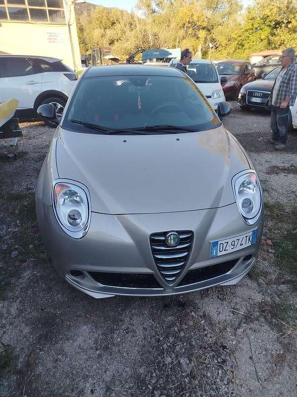 Usata 2010 Alfa Romeo MiTo Distinctive Due volumi | 4500 € (Cara) - Immagine 1/4