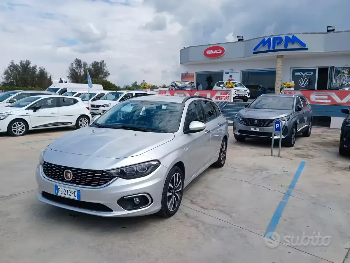 Usata Fiat Tipo Lounge 120 CV (88 kW) 2018 Grigio Station wagon