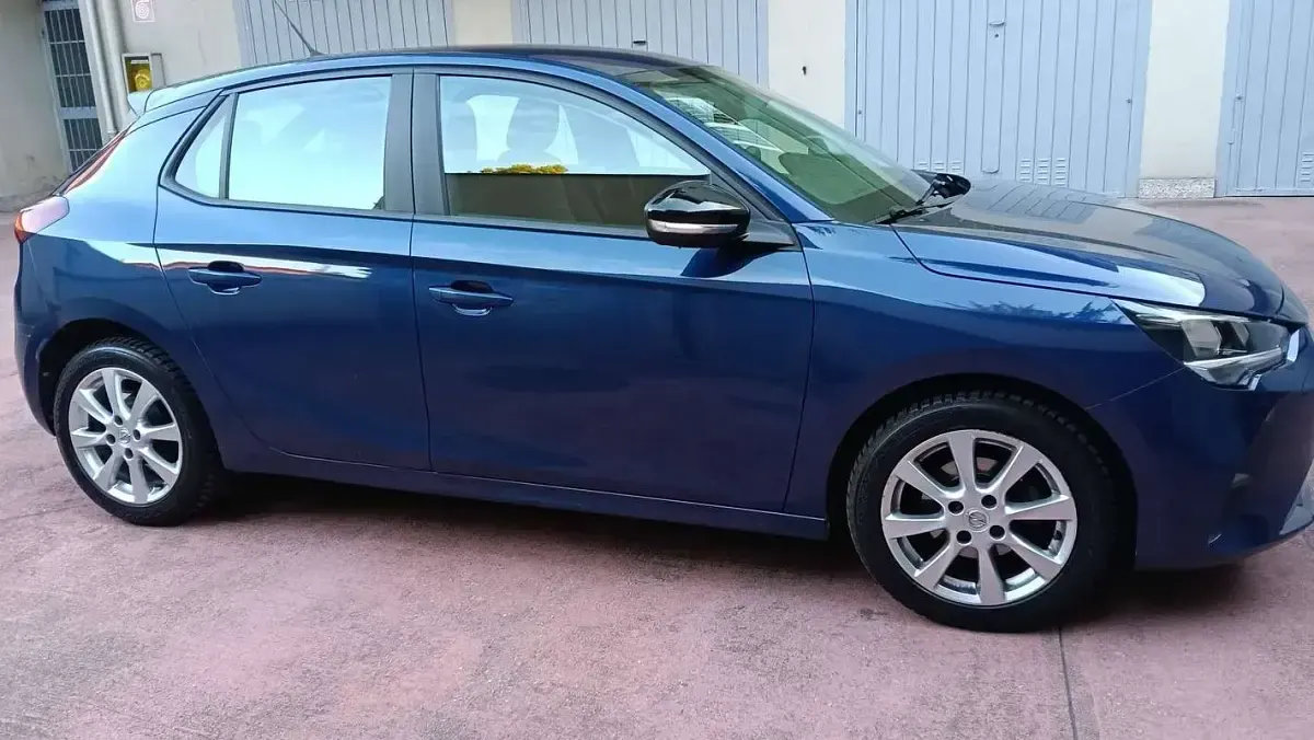 Usata Opel Corsa Edition 101 CV (74 kW) 2021 Blu/azzurro Utilitaria