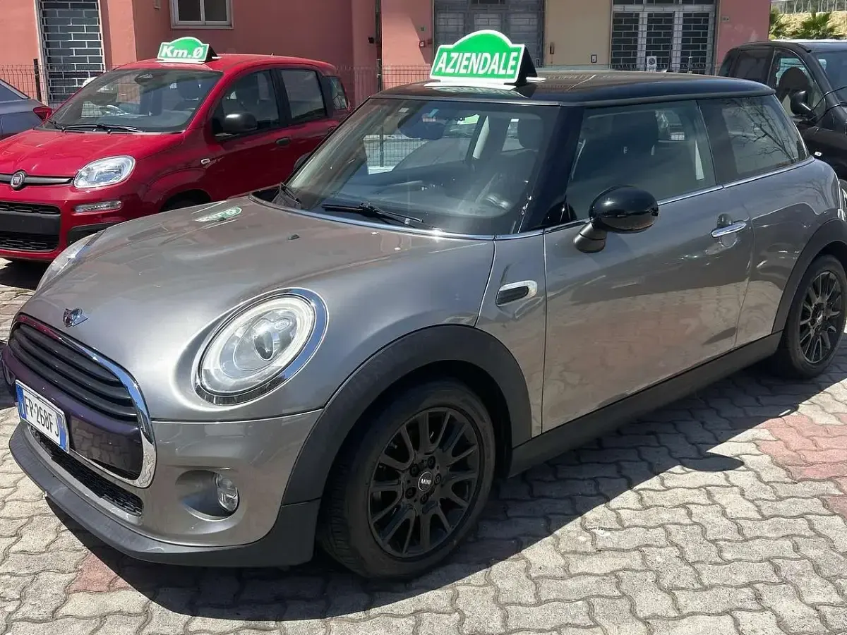 Usata Mini Cooper D Business 116 CV (85 kW) 2018 Grigio Utilitaria