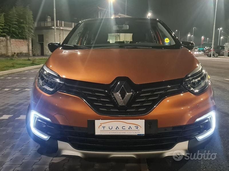 Usata Renault Captur Intens 89 CV (65 kW) 2017 Arancione SUV