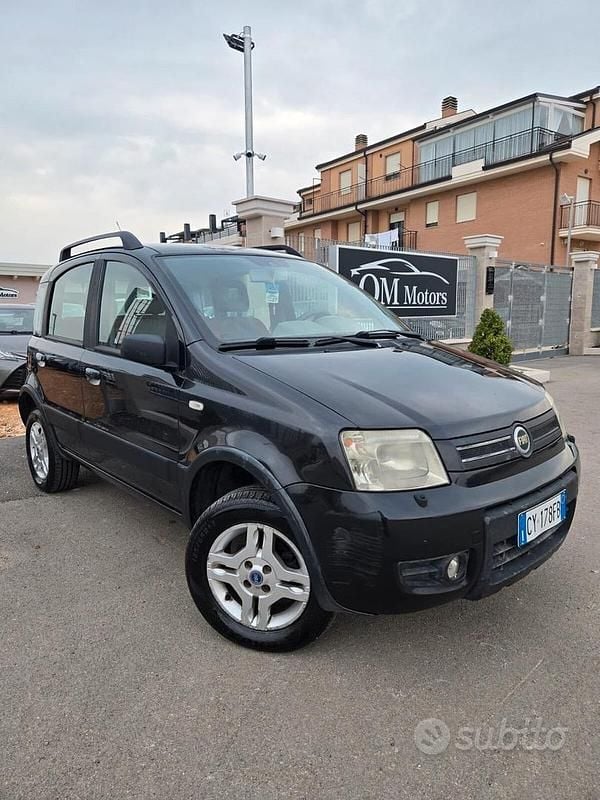 Usata Fiat Panda 4x4 Climbing 60 CV (44 kW) 2005 Nero Utilitaria