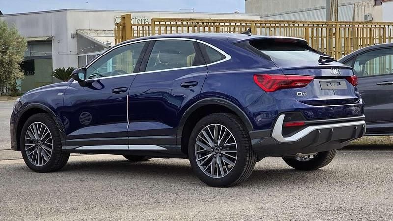 Usata Audi Q3 Sportback S-Line 150 CV (110 kW) 2024 Blu navarra SUV