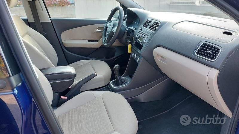 Usata VW Polo Comfortline 75 CV (55 kW) 2010 Blu Berlina