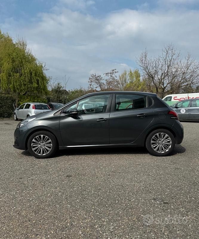 Usata Peugeot 208 S 82 CV (60 kW) 2016 Grigio Utilitaria