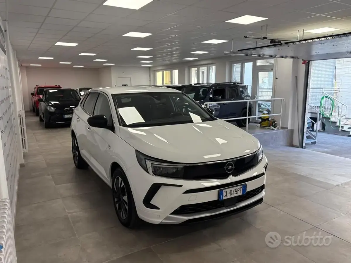 Usata Opel Grandland X Business Elegance 131 CV (96 kW) 2022 Bianco SUV