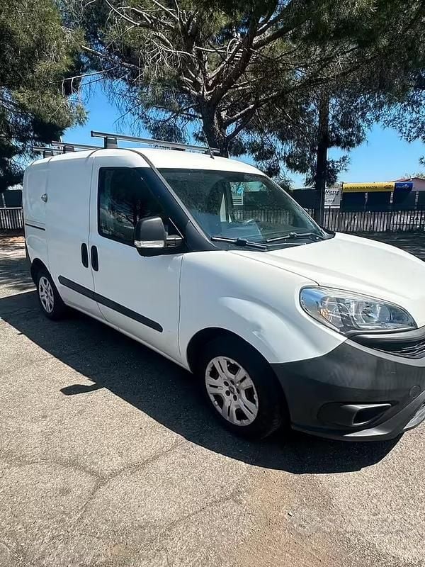 Usata Fiat Doblò 75 CV (55 kW) 2016 Monovolume