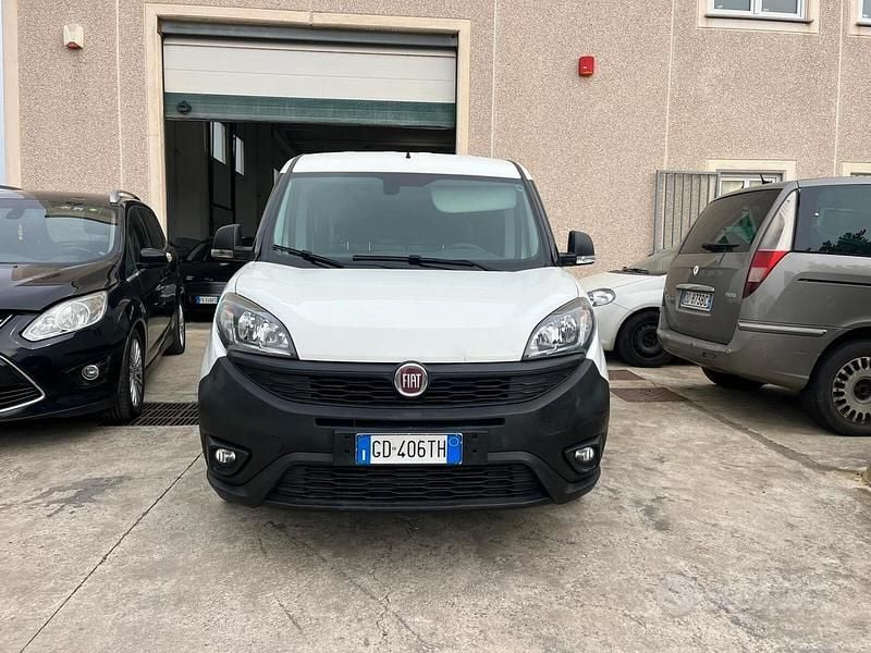 Usata Fiat Doblò S 95 CV (69 kW) 2020 Bianco Monovolume