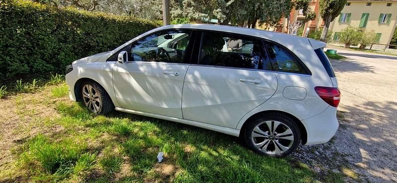 Usata Mercedes B200 Executive 136 CV (100 kW) 2018 Bianco Monovolume