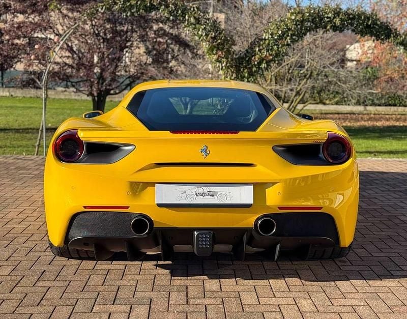 Usata Ferrari 488 670 CV (492 kW) 2017 Giallo modena Coupé