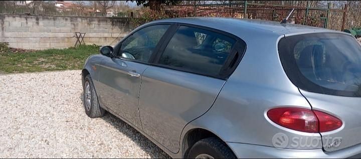 Usata Alfa Romeo 147 120 CV (88 kW) 2007 Grigio Utilitaria