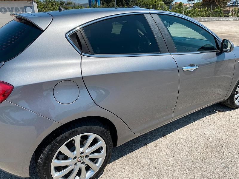 Usata Alfa Romeo Giulietta 105 CV (77 kW) 2015 Grigio Utilitaria