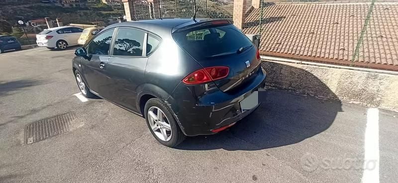 Usata Seat Leon 90 CV (66 kW) 2012 Berlina