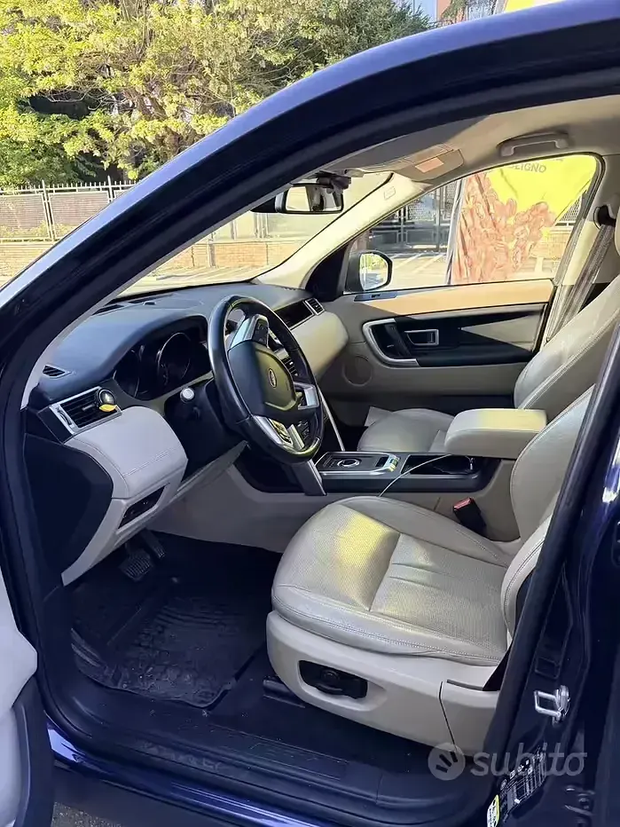 Second-hand Land Rover Discovery Sport HSE 179 CP (131 kW) 2019 Albastru SUV