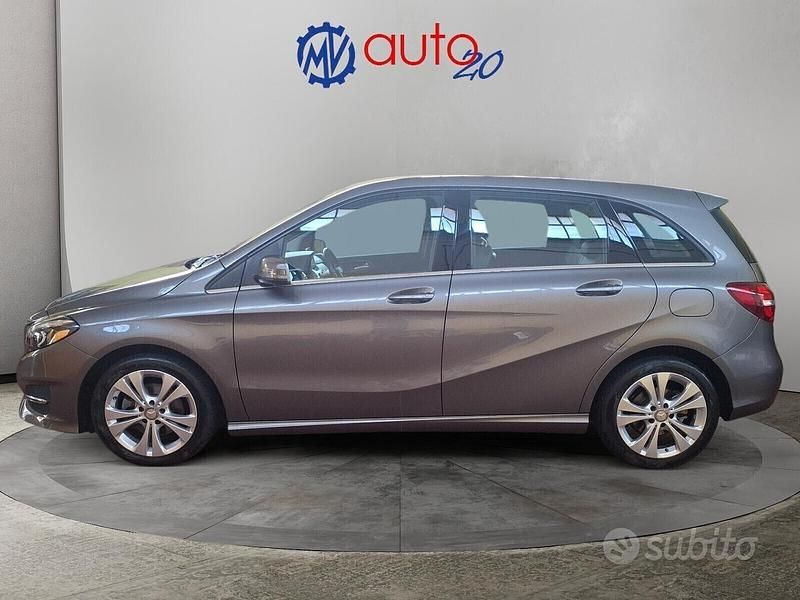 Usata Mercedes B200 Premium 136 CV (100 kW) 2015 Grigio Monovolume