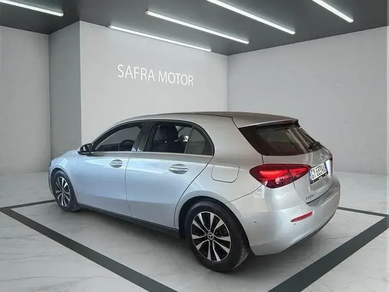 Usata Mercedes A180 Advanced 116 CV (85 kW) 2025 Argento Berlina
