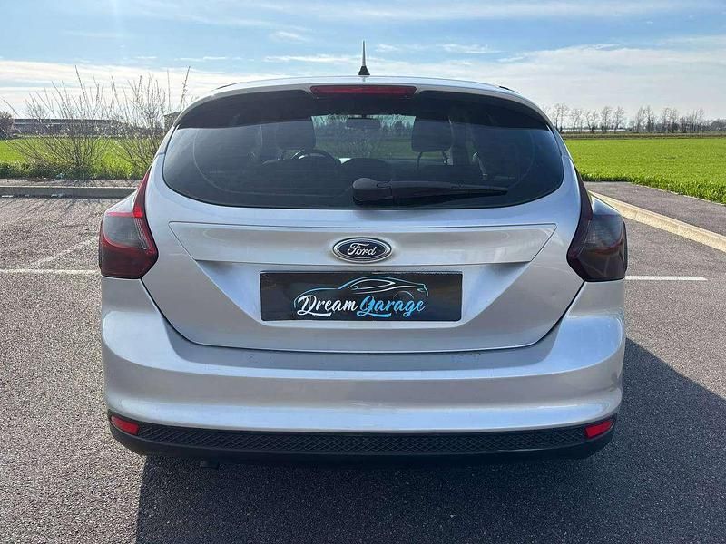 Usata Ford Focus 95 CV (69 kW) 2013 Grigio Utilitaria