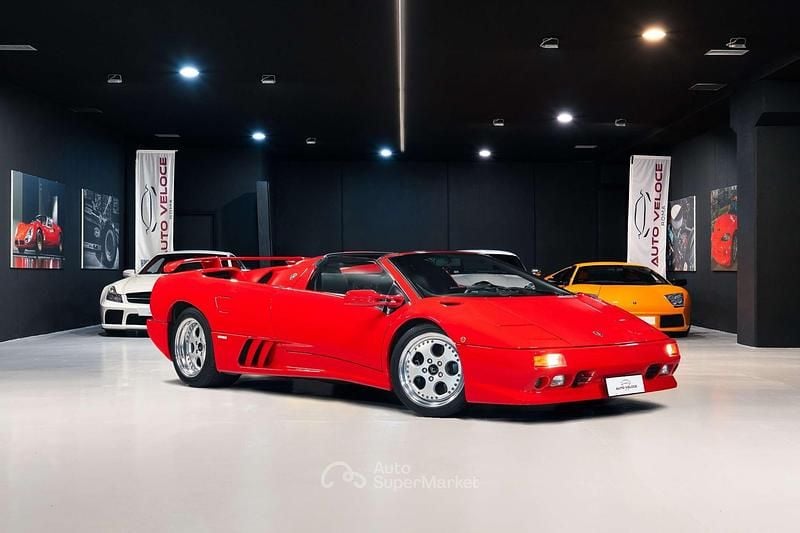 Usata Lamborghini Diablo 492 CV (361 kW) 1996 Rosso diablo Cabrio