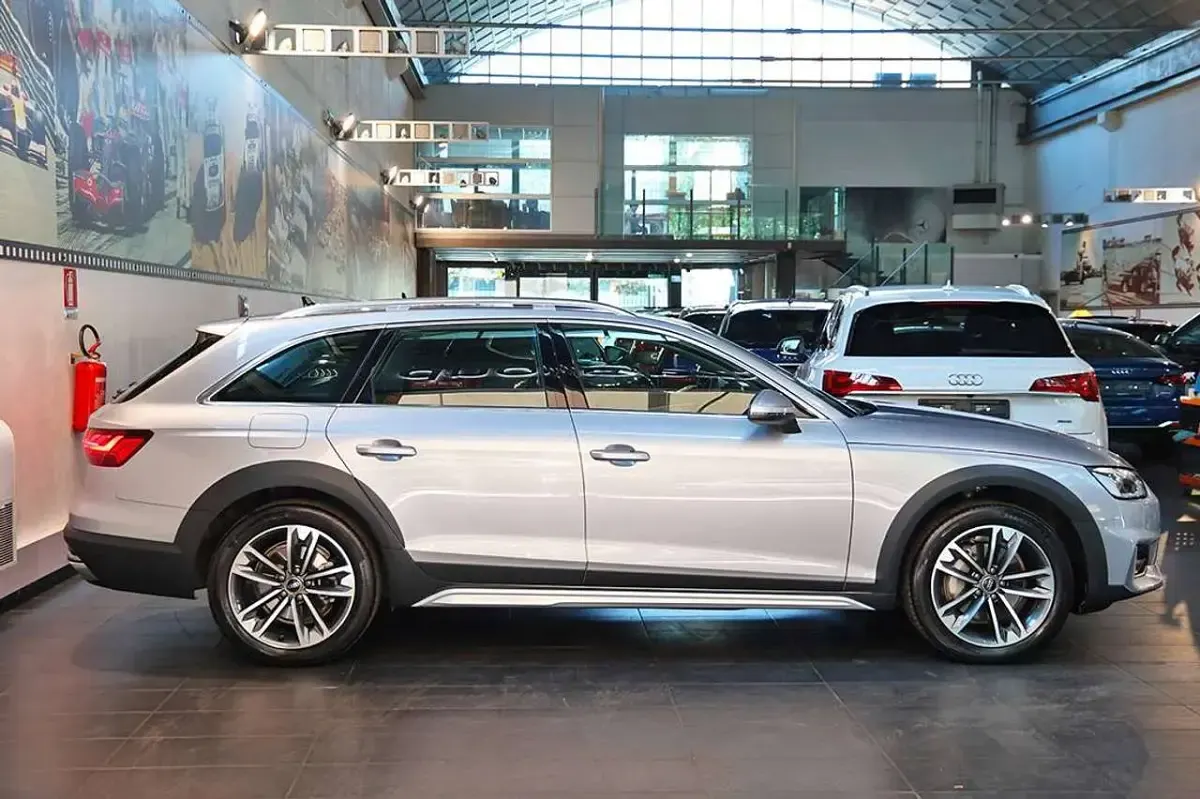 Usata Audi A4 Allroad Ambiente 204 CV (150 kW) 2024 Argento Station wagon