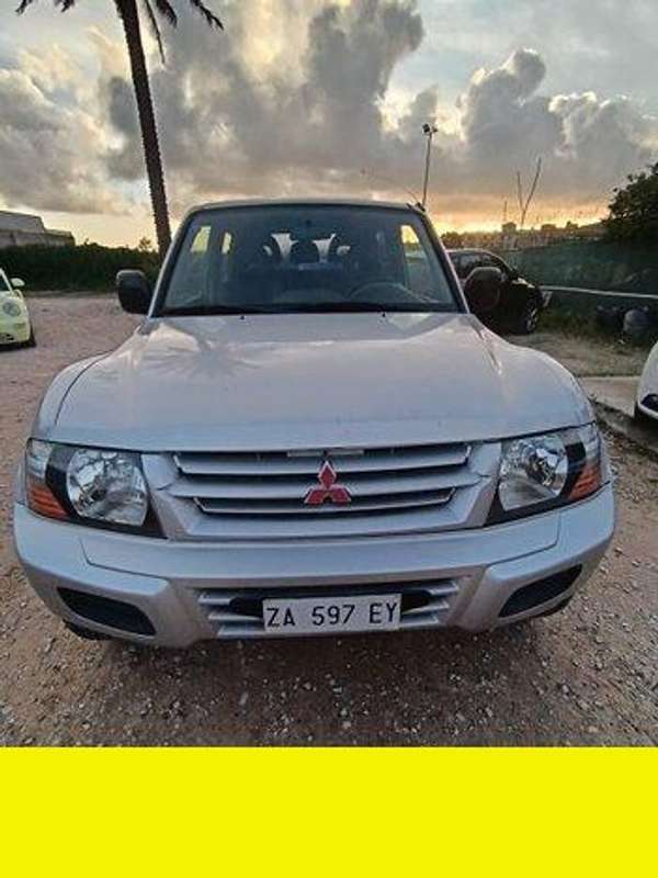 Usato 2000 Mitsubishi Pajero 2.5 Diesel 99 CV (7.500 €)