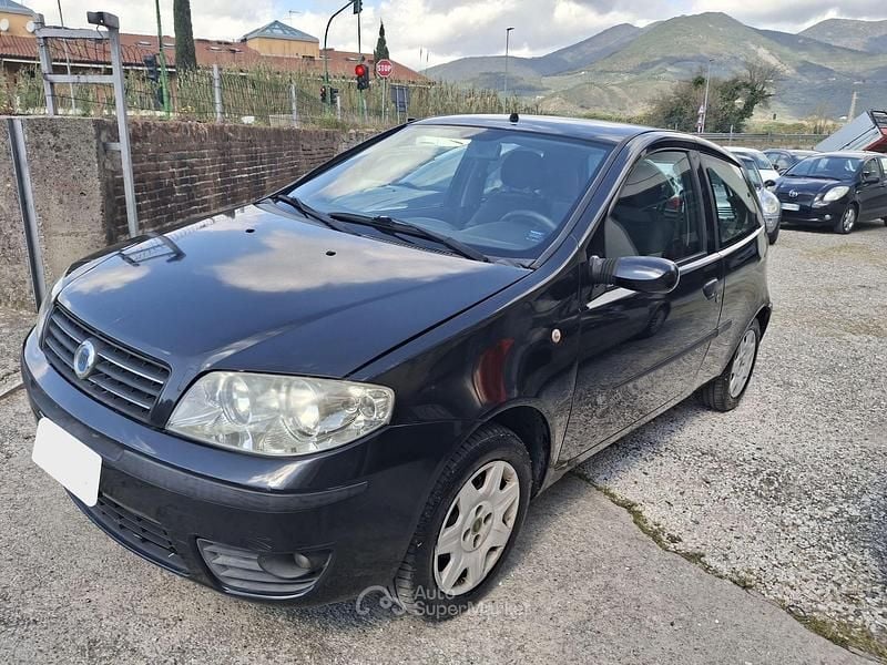 Usata Fiat Punto Active 69 CV (50 kW) 2006 Nero Utilitaria
